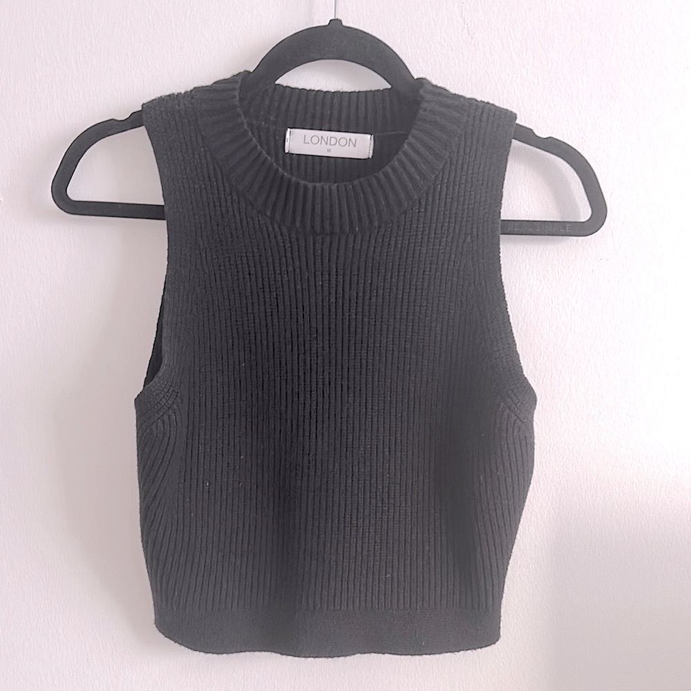 Black Sleeveless Knit Crop Top, Sz M